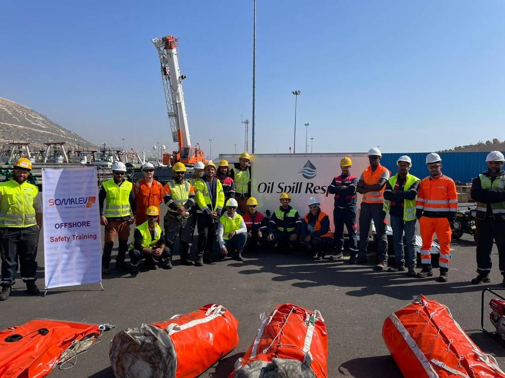 SOMALEV team during a shoreline oil spill response training